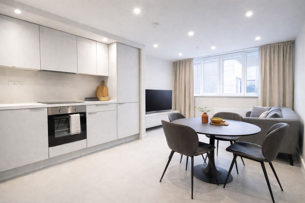 Property photo 1 of 20 4