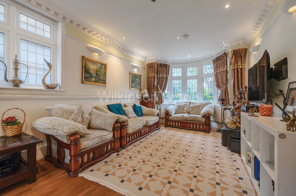 Property photo 3 of 19