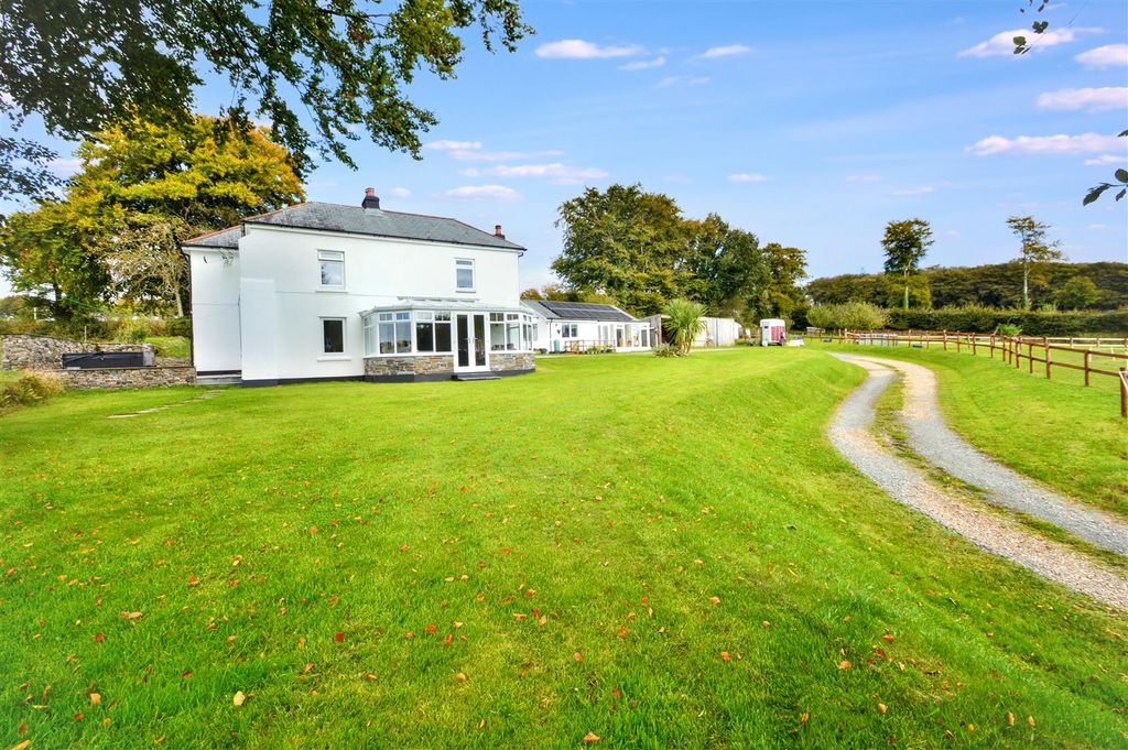 Property photo 1 of 37 The Willows