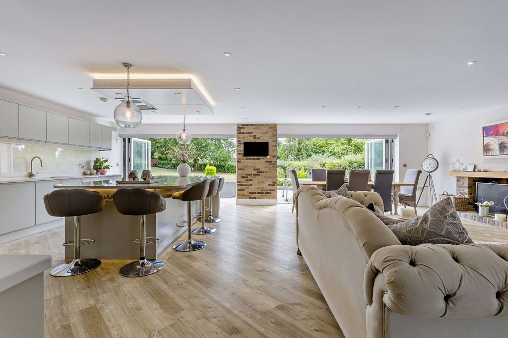 Property photo 3 of 17 Picture No. 03