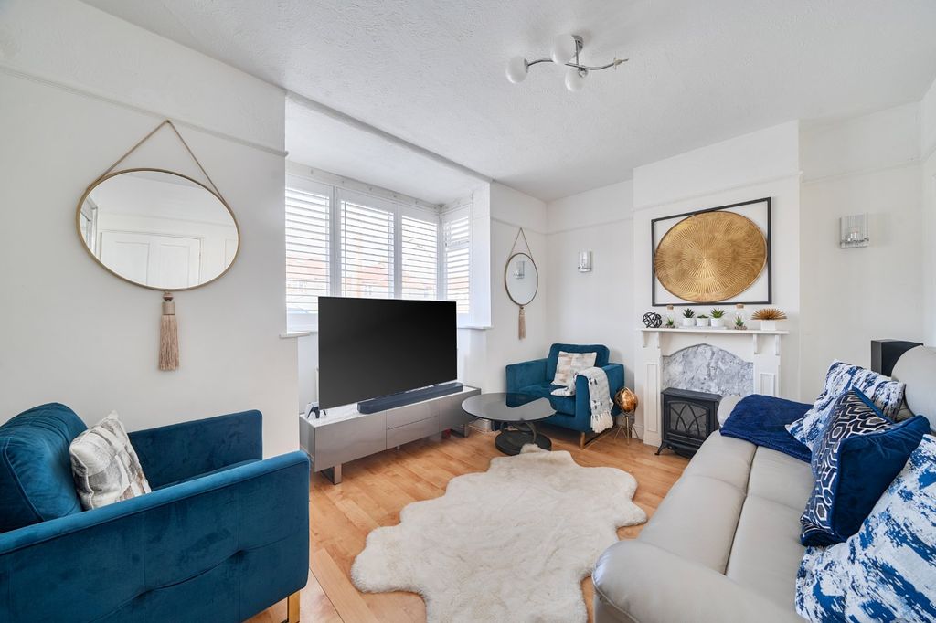 Property photo 2 of 17 Living Room