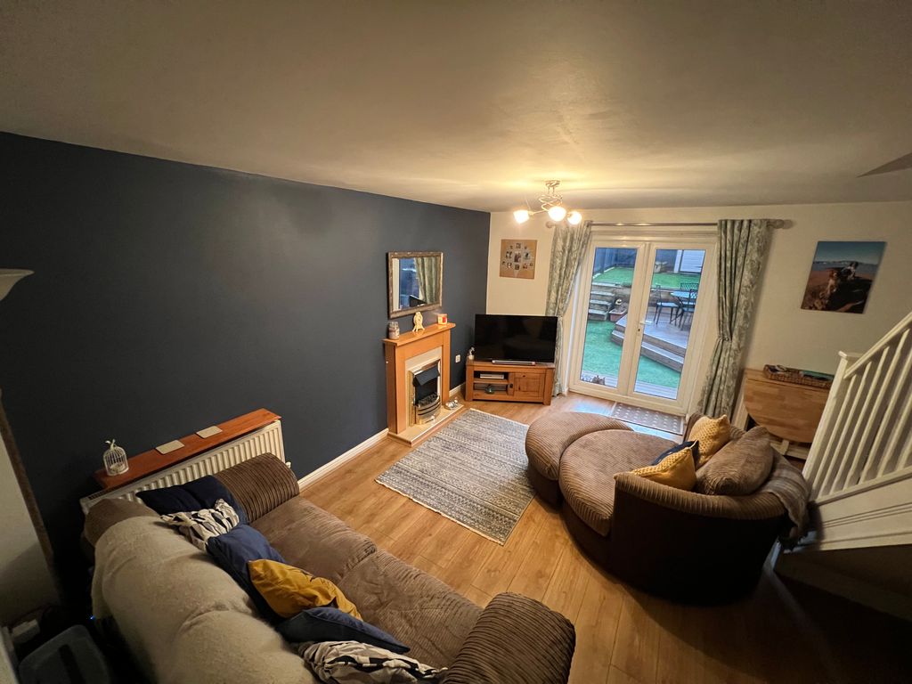 Property photo 3 of 7 Lounge