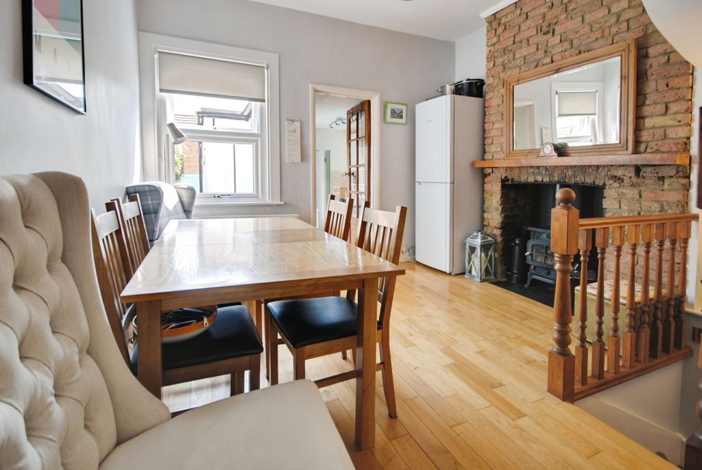 Property photo 3 of 13 Pbox-Dining_Room-318551.Jpg