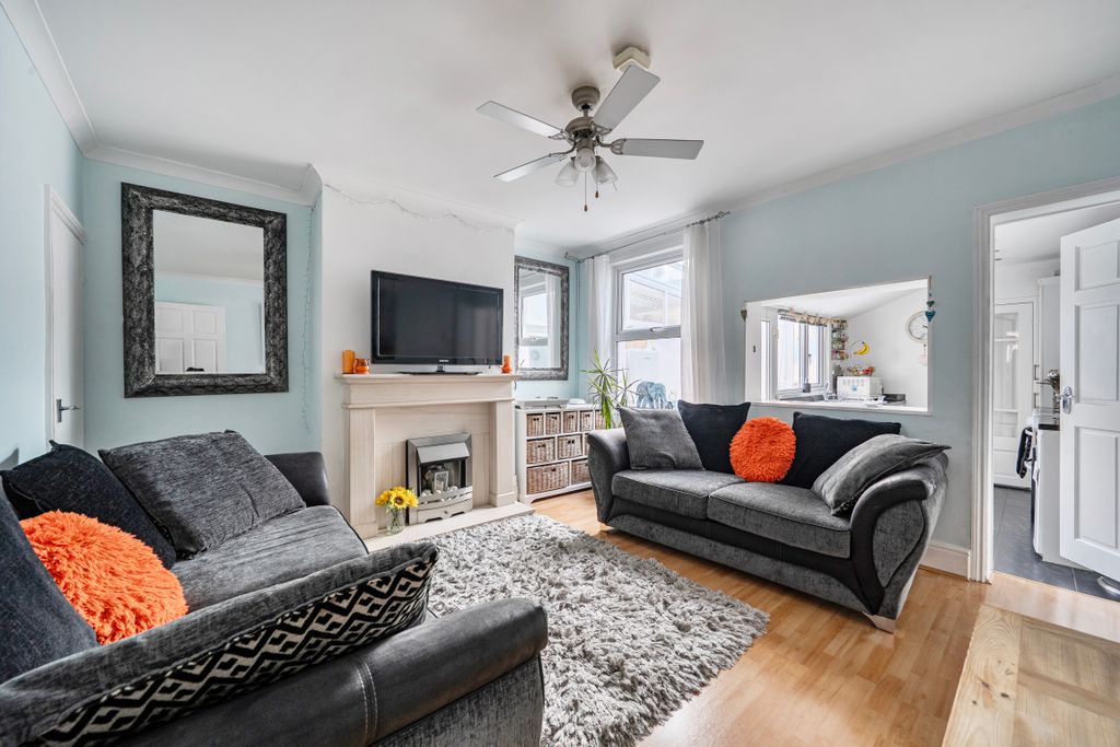 Property photo 3 of 11 15269148