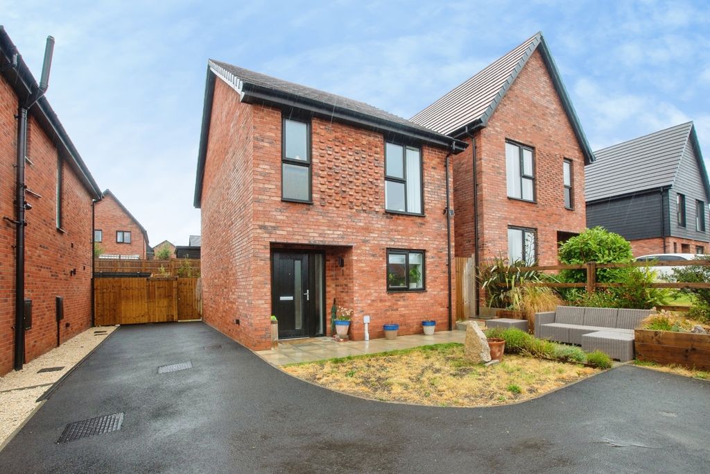 Property photo 1 of 18 Pbox-Img.Jpg