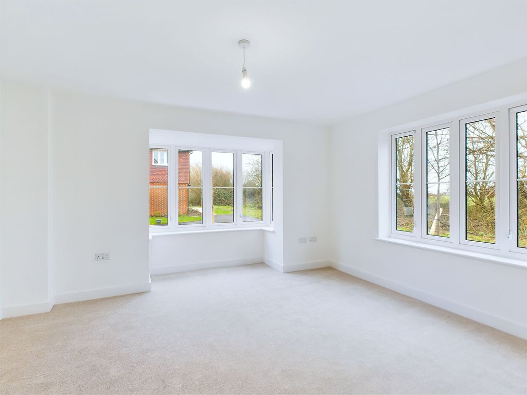 Property photo 3 of 15 Living Room