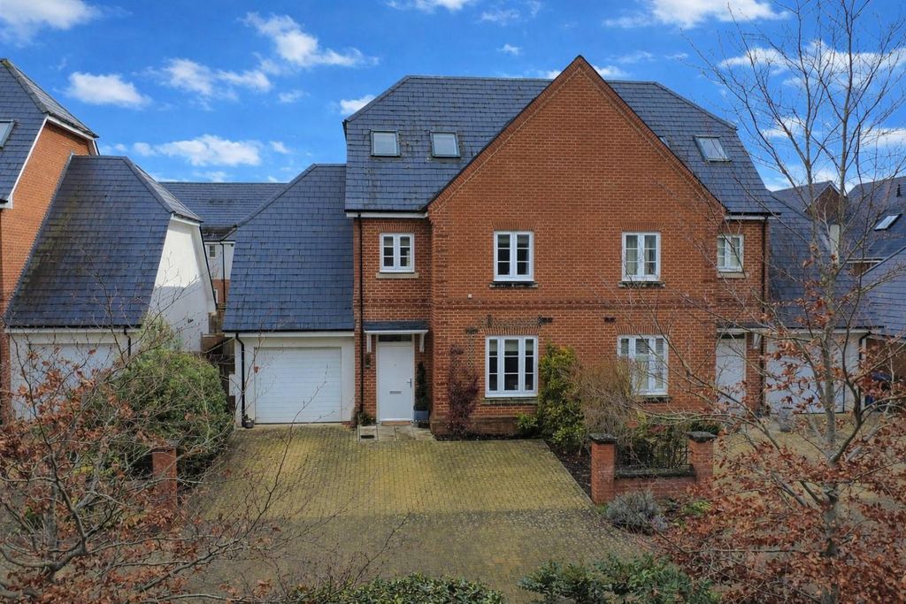 Property photo 1 of 30 Front Aspect