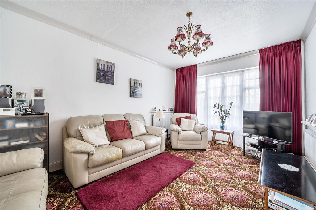 Property photo 2 of 16