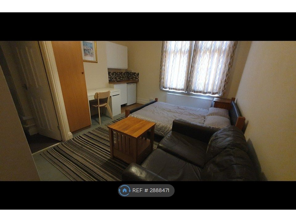 Property photo 2 of 11