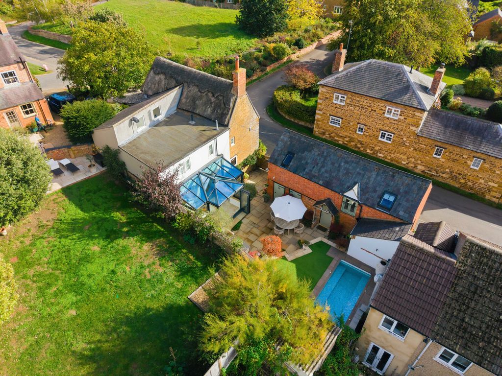 Property photo 3 of 48