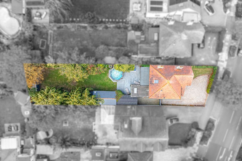 Property photo 2 of 41