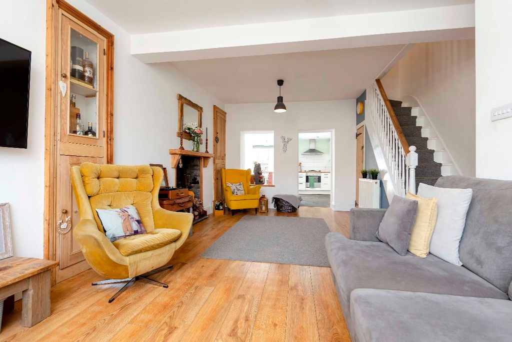 Property photo 1 of 41