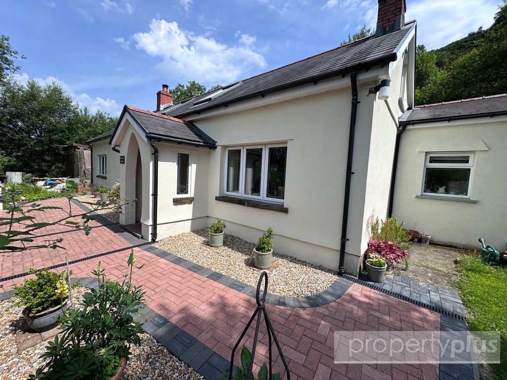 Property photo 1 of 28 Picture No. 23