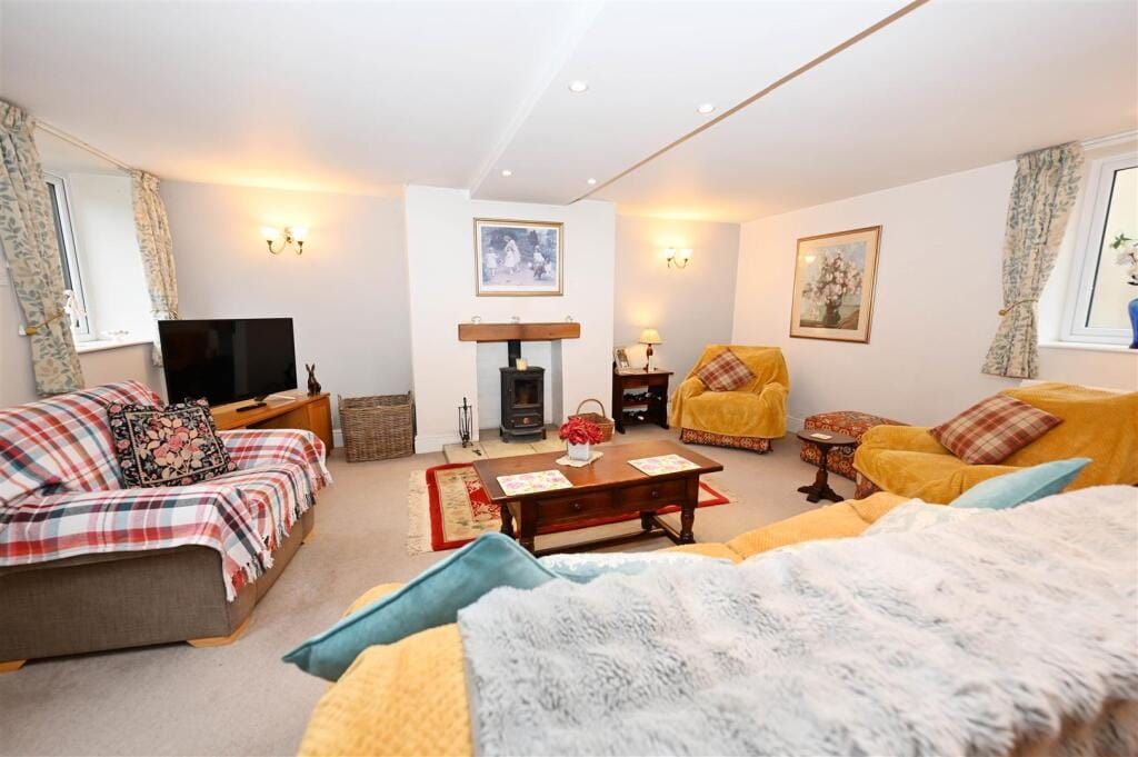 Property photo 3 of 21