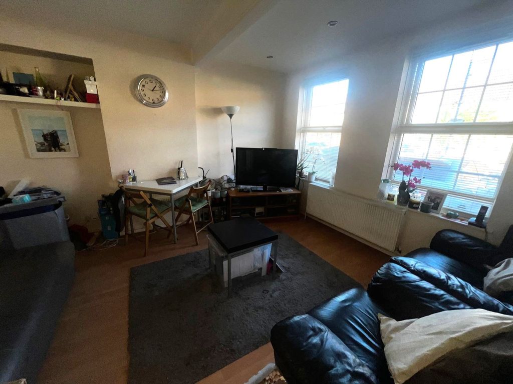 Property photo 3 of 11 Photo 4
