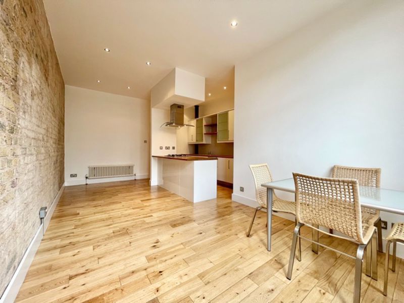 Property photo 3 of 8 Photo 5