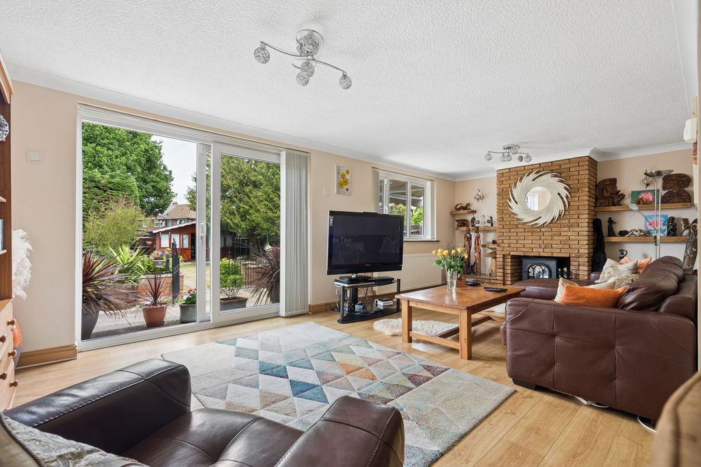 Property photo 3 of 18