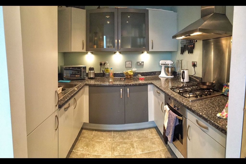 Property photo 2 of 6 Kitchen