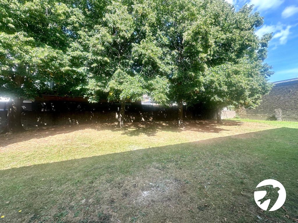 Property photo 2 of 8 Picture No. 11
