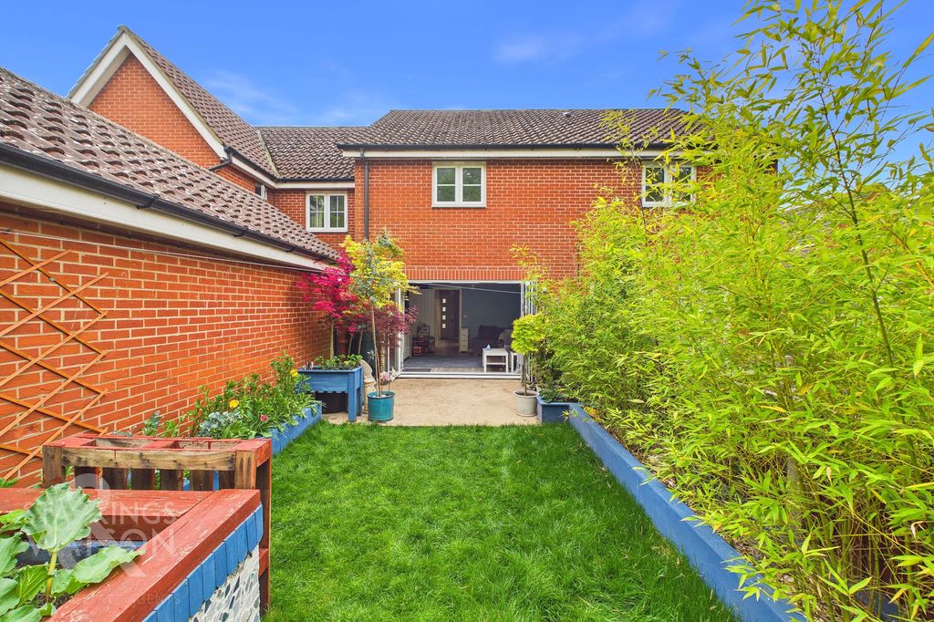 Property photo 1 of 23