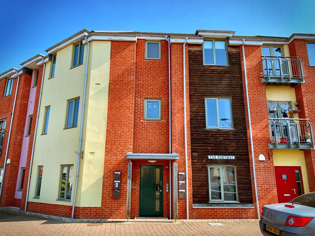 Property photo 1 of 8 Front