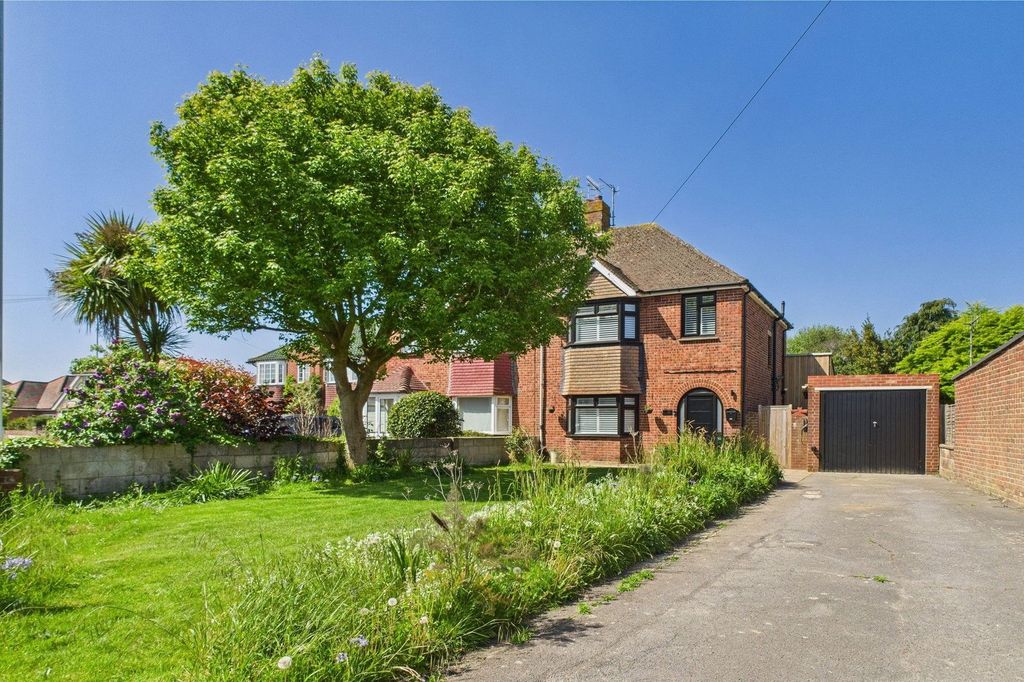 Property photo 2 of 23