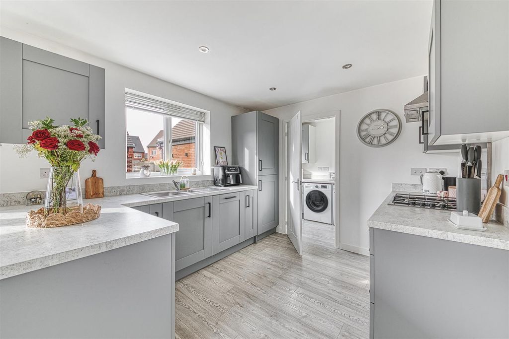 Property photo 3 of 40