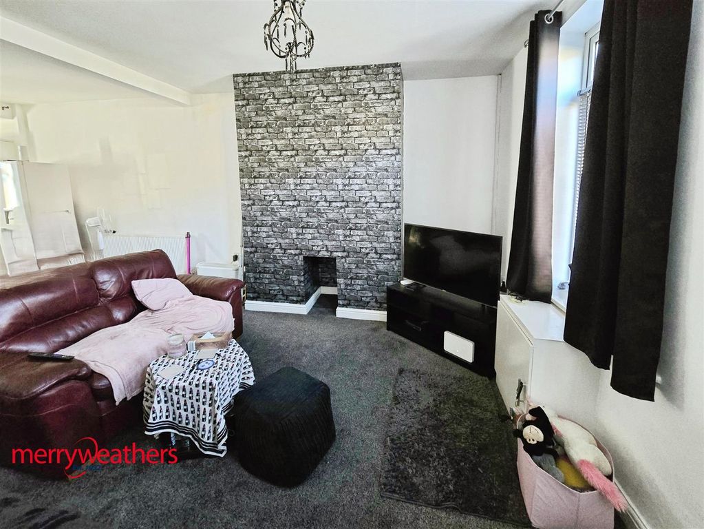 Property photo 3 of 7 Lounge