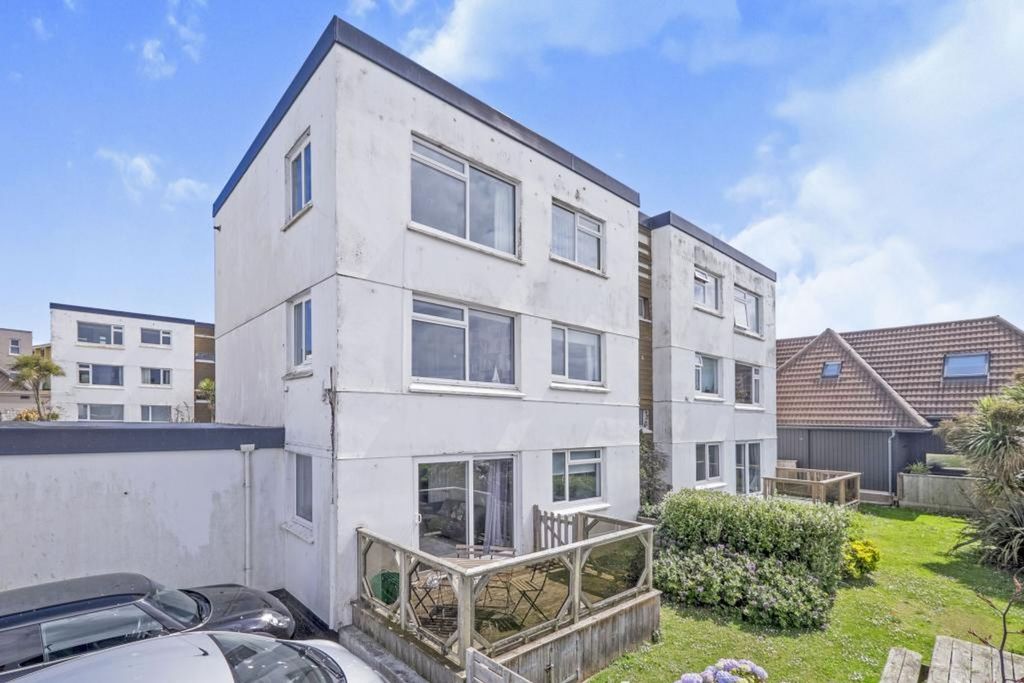 Property photo 1 of 13 External