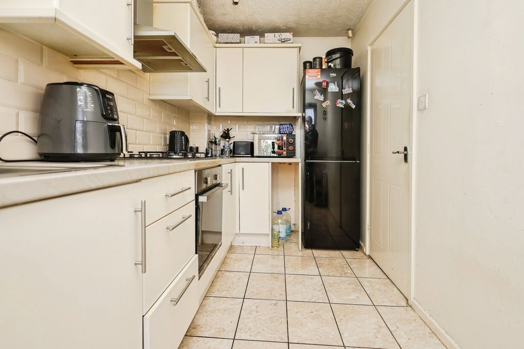 Property photo 3 of 19 Pbox-Img.Jpg