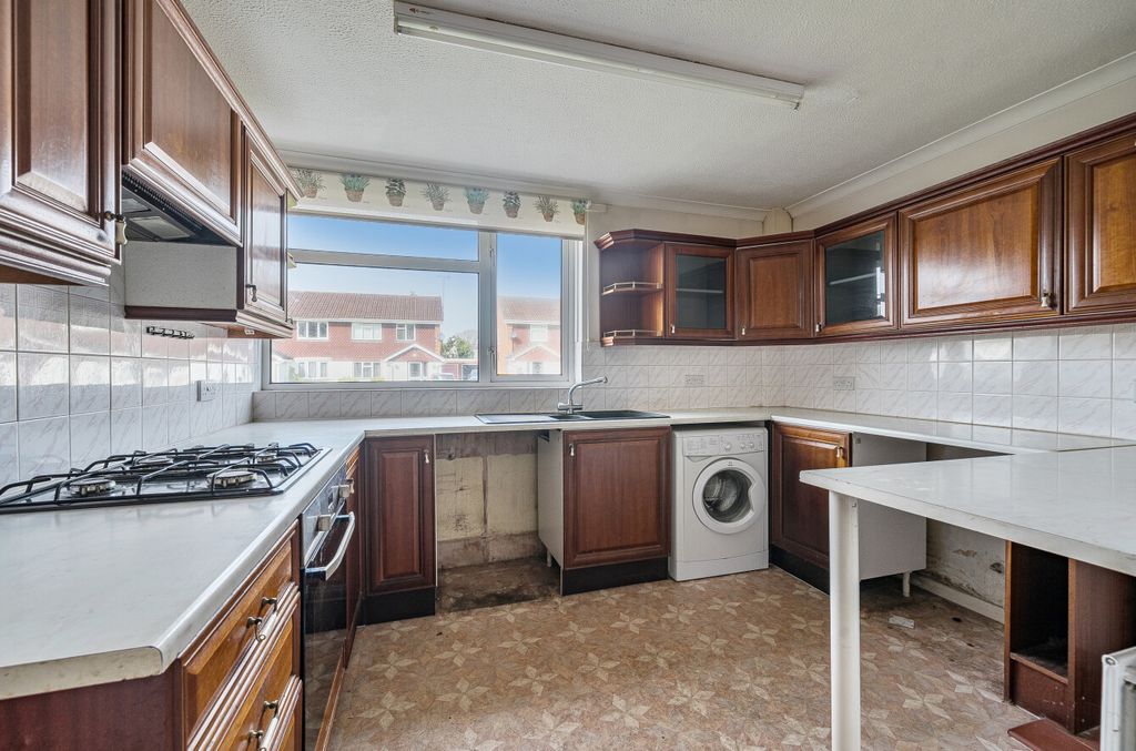 Property photo 3 of 17 1432278-18-69Bd30...