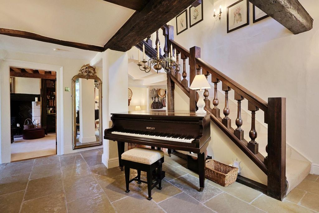 Property photo 3 of 35 Hallway