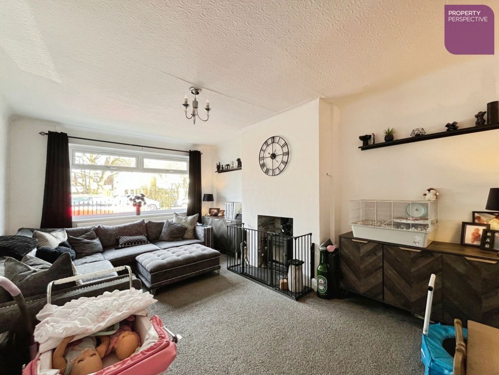 Property photo 3 of 20 Lounge