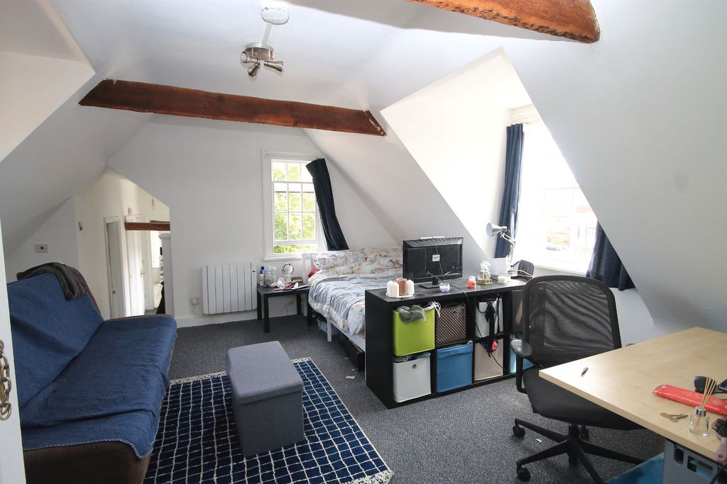 Property photo 2 of 6