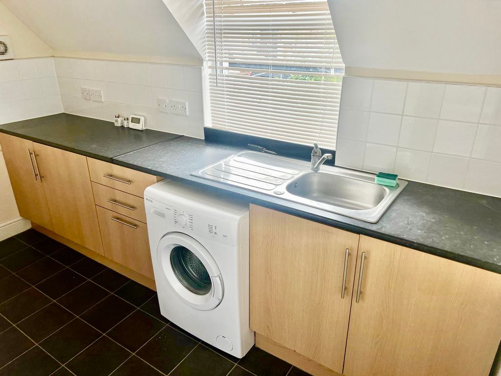 Property photo 3 of 5 Kitchen