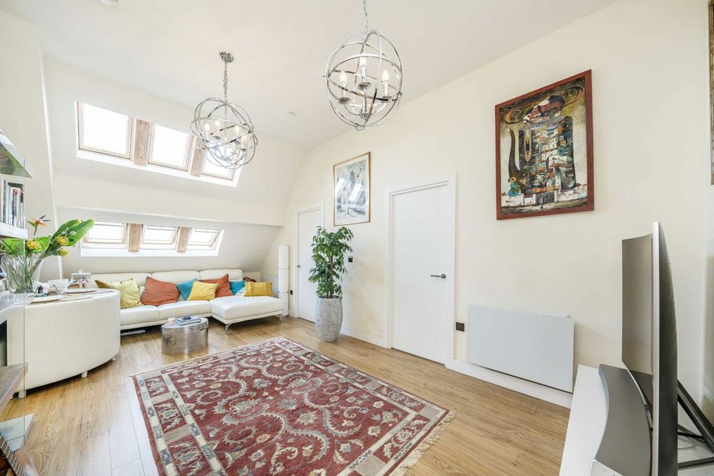 Property photo 2 of 7