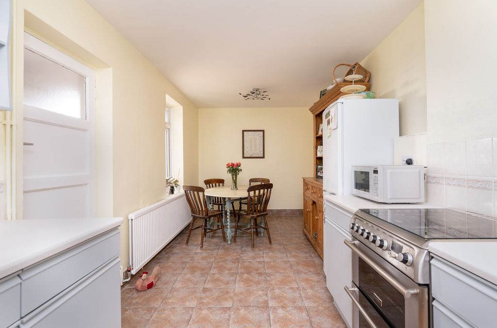 Property photo 2 of 14 Kitchen / Diner