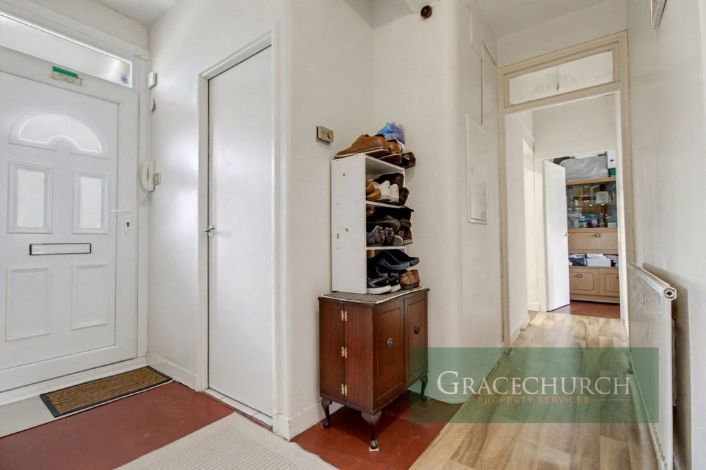 Property photo 3 of 10 Hallway