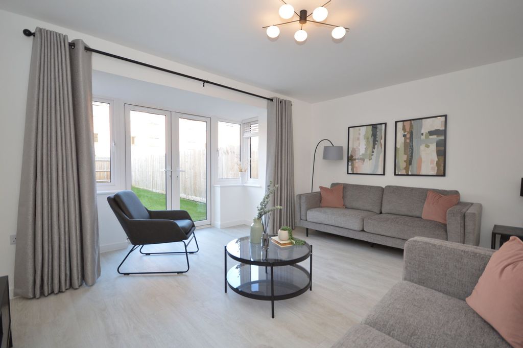 Property photo 2 of 19