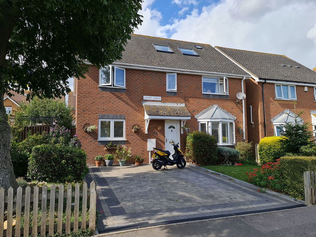 Property photo 1 of 32