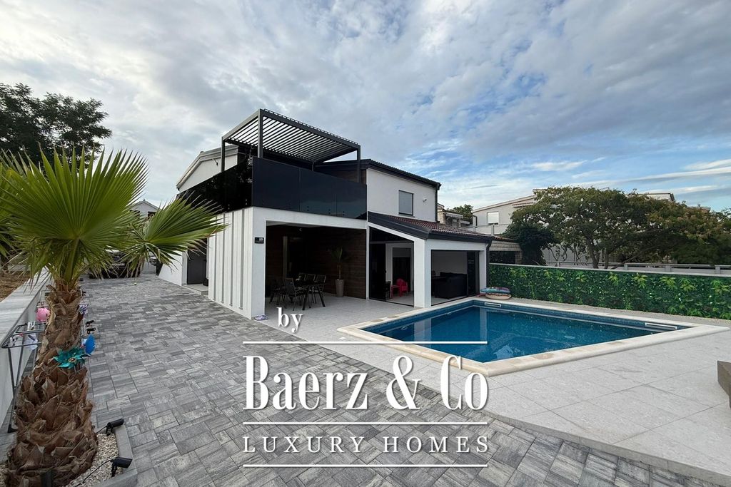 Property photo 1 of 30