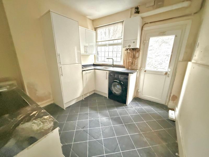 Property photo 3 of 13 Kitchen