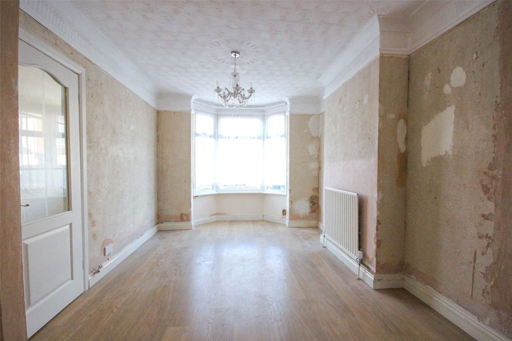 Property photo 2 of 19 Picture No. 09