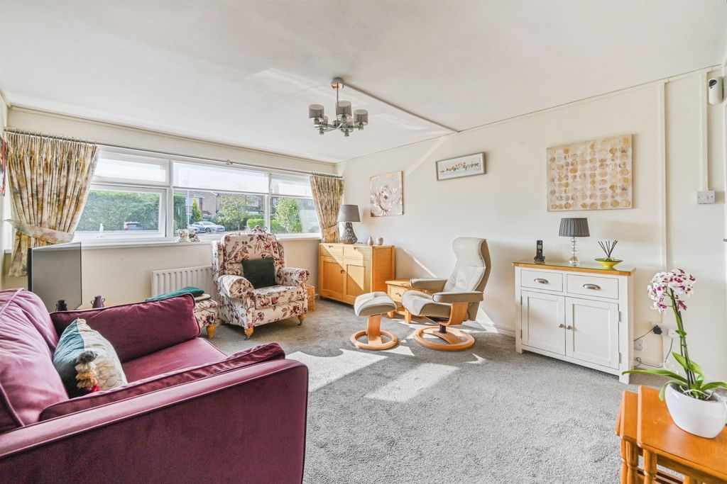 Property photo 3 of 17