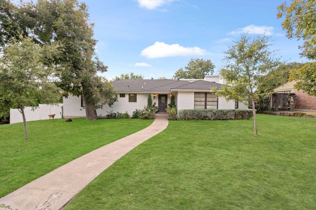 Property photo 1 of 31