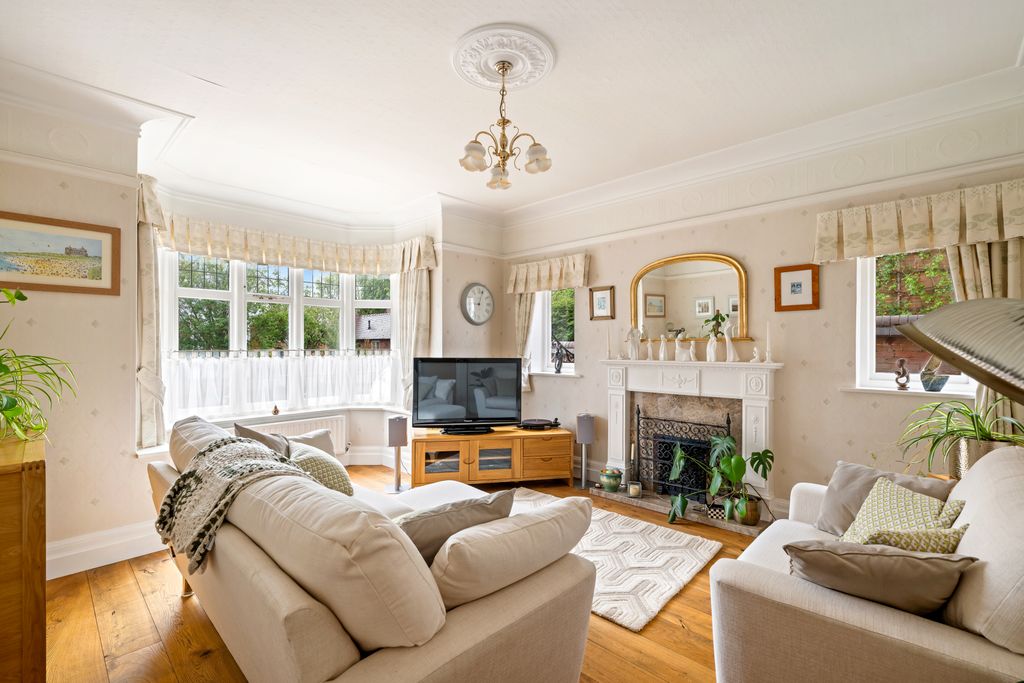 Property photo 3 of 19 16