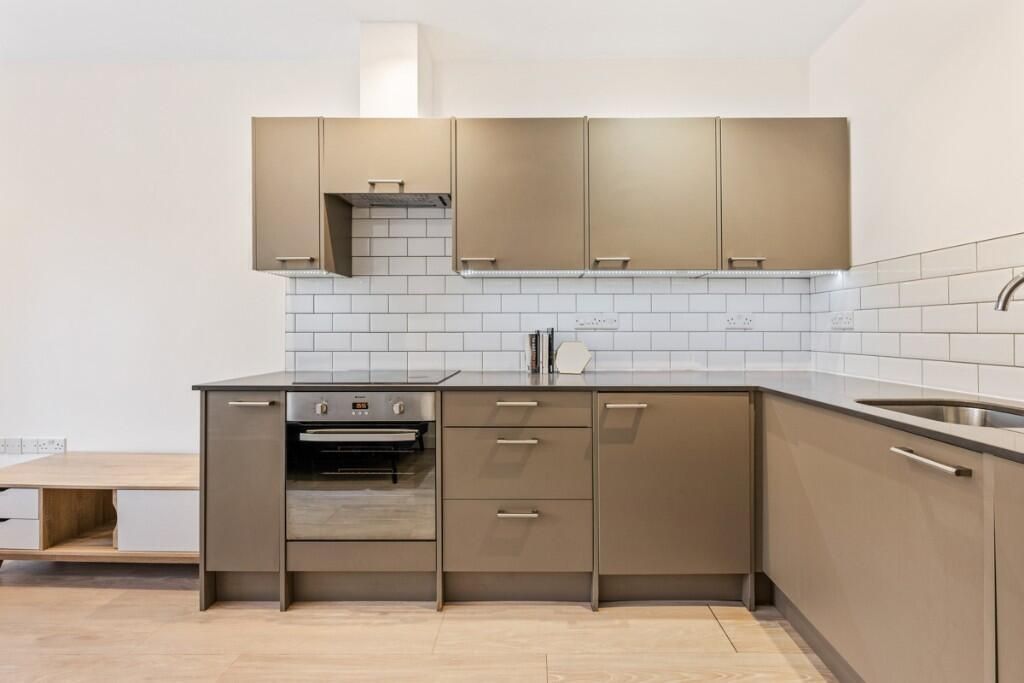 Property photo 3 of 7 26 Lin Kitchen