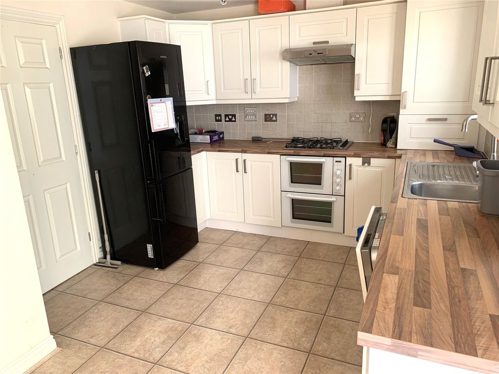 Property photo 2 of 17 Picture No. 36