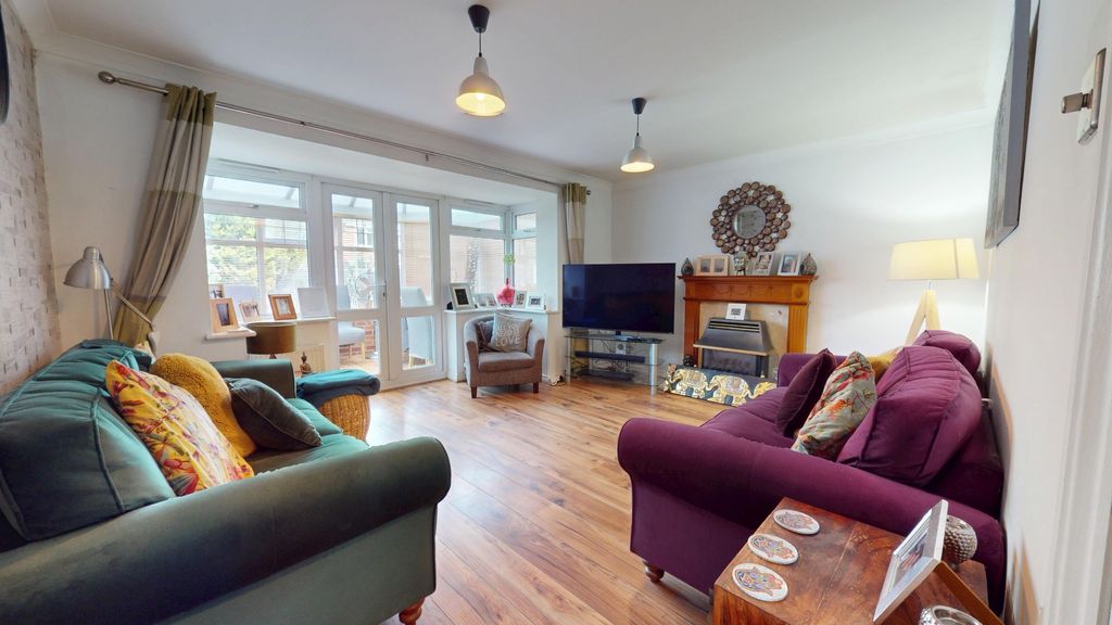 Property photo 3 of 24 4497444