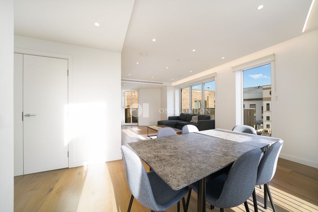 Property photo 3 of 28